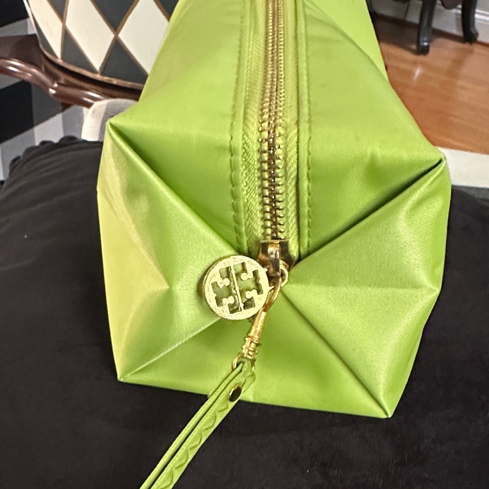 Tory Burch Vibrant Green Cosmetic Case - Picture 3 of 12